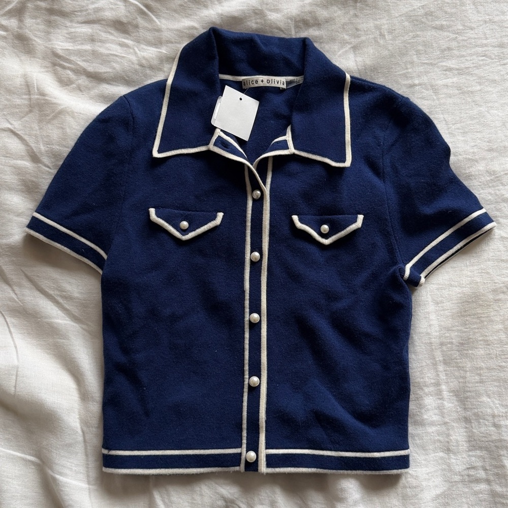 NWT Alice + Olivia Marlena button-front knit polo top in indigo and ecru M